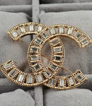 Chanel brooches #9127600