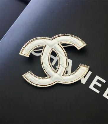 Chanel brooches #9127616