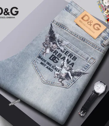 D&amp;G Distressed Light Denim with Detailed Back Pocket #A45789