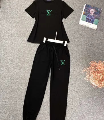 Louis Vuitton Fashion Tracksuits for Women #A31860